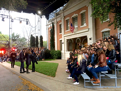 Sennheiser在Grease Live!电视直播音乐剧中化不可能为可能