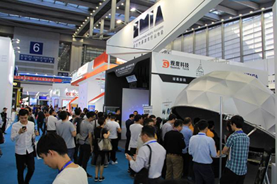 多媒体亮相很吸睛 协会展团引爆全场