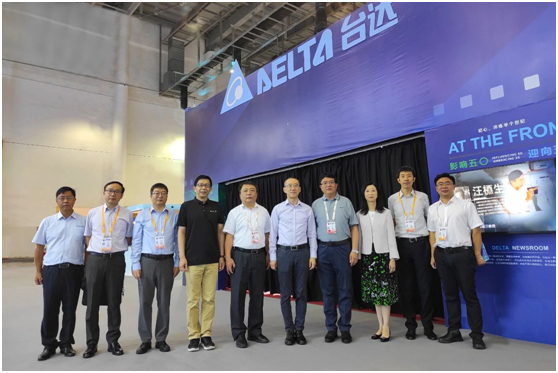 台达8K投影惊艳98投洽会，展现人与自然和谐之美