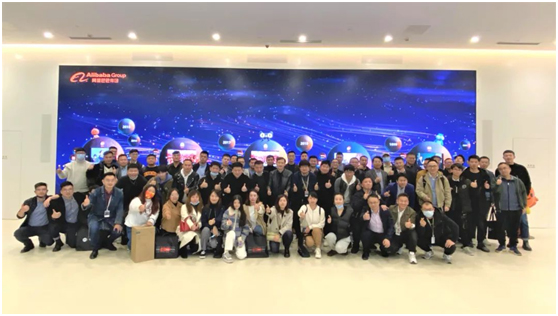 “屏钉天下，会见未来”，TCL商用×钉钉共建渠道合作新格局