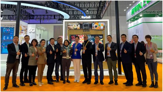 飞利浦精彩亮相第五届中国国际进口博览会，展示全屏视讯新生态！