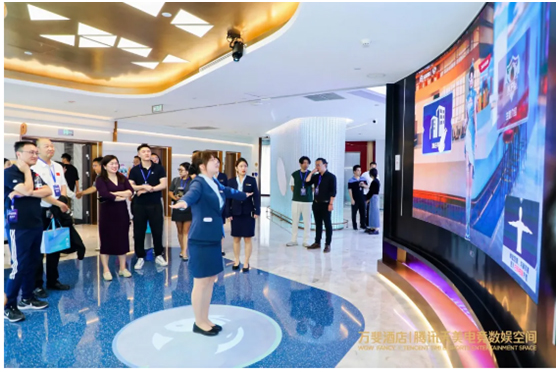 全球首家王者荣耀IP电竞酒店来了,洲明光显助力打造数字文娱“潮”空间