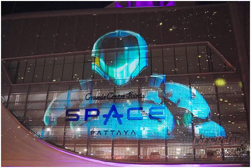  松下系统工程投影机为泰国芭提雅格兰德中心大酒店打造出令人惊叹的楼体投影秀